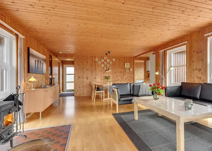 Ellyn - 500m From The Sea By Interhome